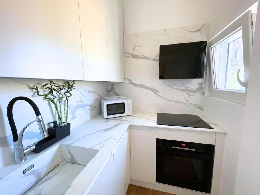 Quiet, Central And Cosy Duomo - Navigli Apartment Mailand