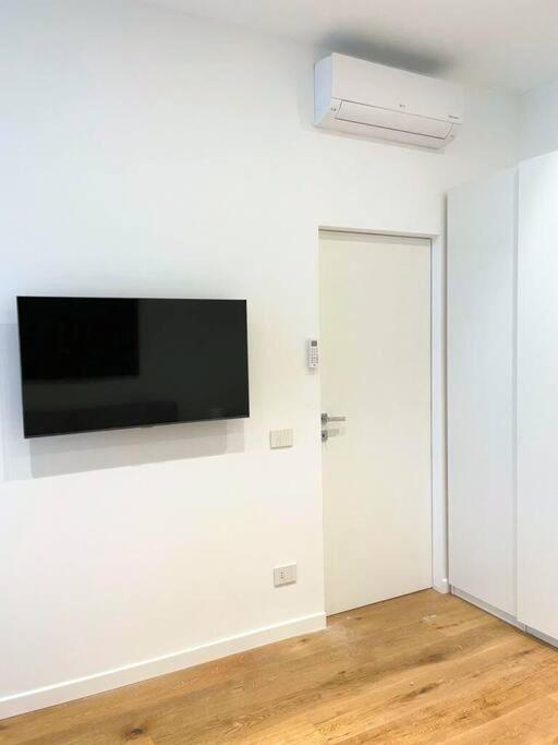 Quiet, Central And Cosy Duomo - Navigli Apartment Mailand